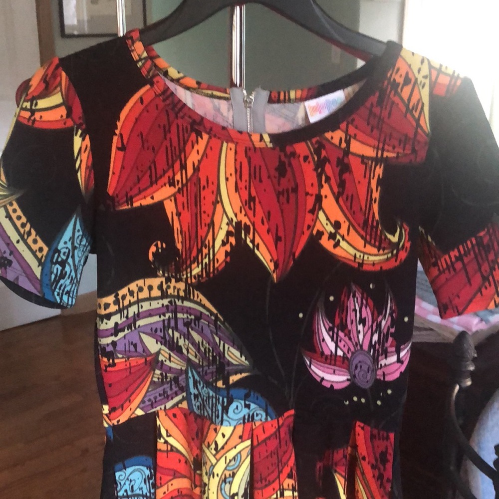 LuLaRoe NWOT small Amelia.